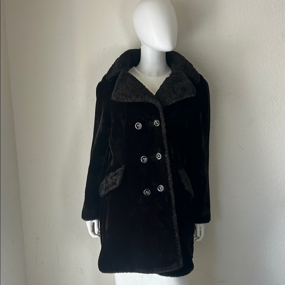 Borgana Sportowne Faux Fur Coat Button Front Long Sleeve Jacket